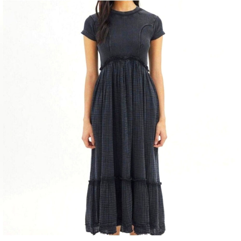 UO Short Sleeve Midi Dress size L